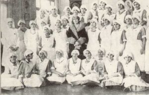 Regina-Maria-si-Crucea-Rosie