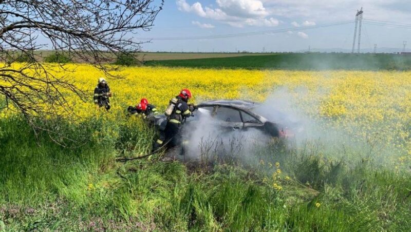 Incendiu masina 884x500