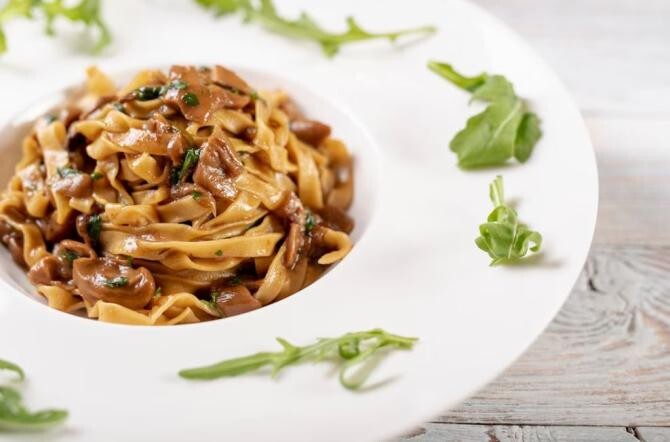 Spaghete cu miere si migdale o cina surprinzatoare si originala