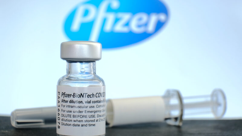 Pfizer Ser Vaccin Shutterstockfoto Crop