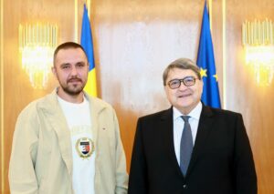 Primirea de către ministrul afacerilor externe Emil Hurezeanu a marinarului român repatriat din Yemen (3)