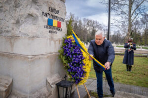 9 depunere de coroane de flori in cimitirul central din sofia3