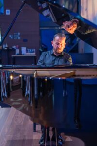 Concert extraordinar al renumitului pianist horia mihail în pavilionul româniei la expo 2025 osaka (2)