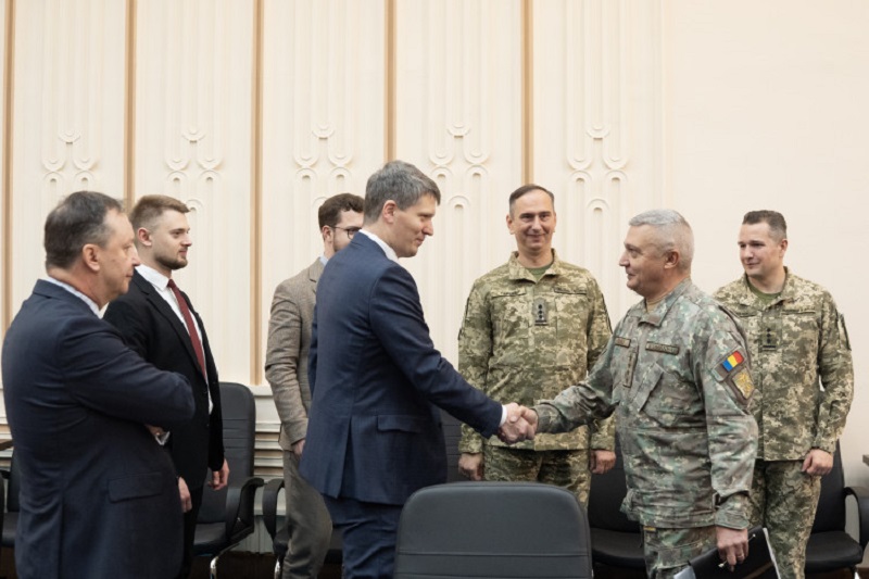 2. posibilități de dezvoltare a cooperării tehnico militare între românia și ucraina, discutate la mapn