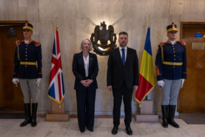 3 consultari romano britanice in domeniul apararii foto mapn