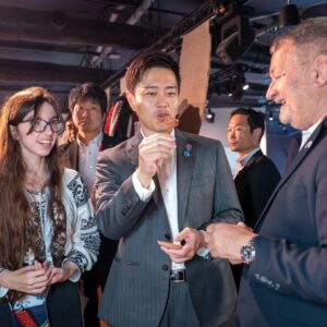 Guvernatorul prefecturii osaka, hirofumi yoshimura, în vizită oficială la pavilionul româniei – expo 2025 osaka 02