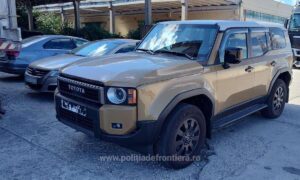 1763799029412 898 S4