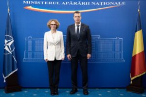 2 intalnirea ministrului apararii nationale cu adjunctul secretarului general al nato foto laurentiu turoi