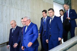 20251103 120030 aah 5153