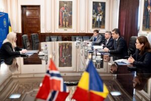 1 Întâlnire a ministrului apărării naționale cu ambasadorul Regatului Norvegiei la București foto Laurentiu Turoi