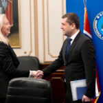 3 Întâlnire a ministrului apărării naționale cu ambasadorul Regatului Norvegiei la București foto Laurentiu Turoi