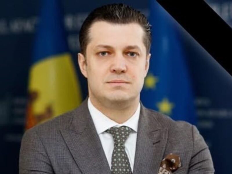 Mihai Mitu doi 1200x900