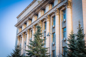 Guvernul a aprobat ”Pachetul de Solidaritate” inițiat de MMFTSS. Sprijin pentru pensionari, părinți și copiii cu dizabilități