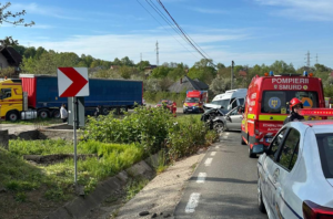 Accident cu 13 persoane implicate pe DJ 184, la ieșire din Baia Sprie