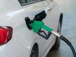 Sondaj de opinie: Creșterile recente ale prețurilor la carburanți